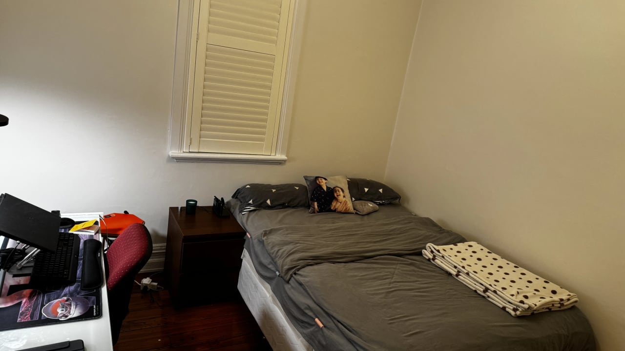 Room in a share house