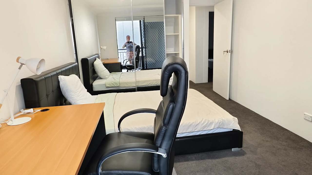 Furnished room in a flatshare