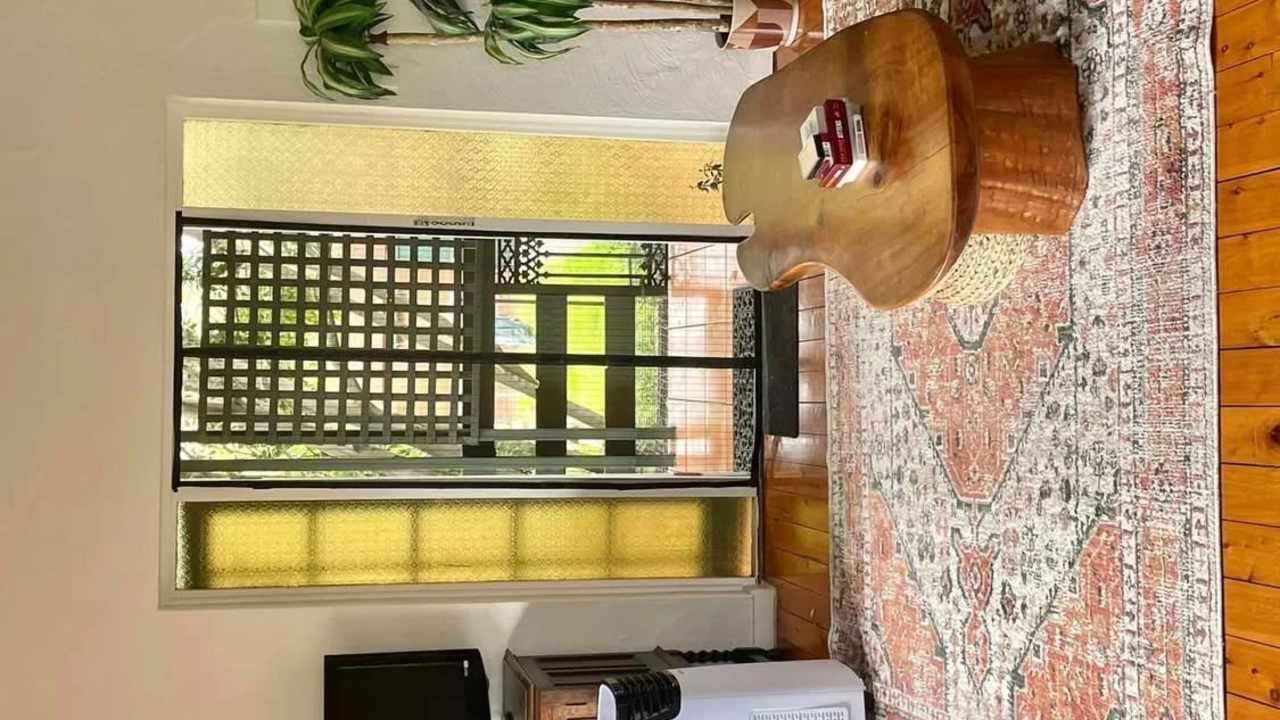 Room in a share house