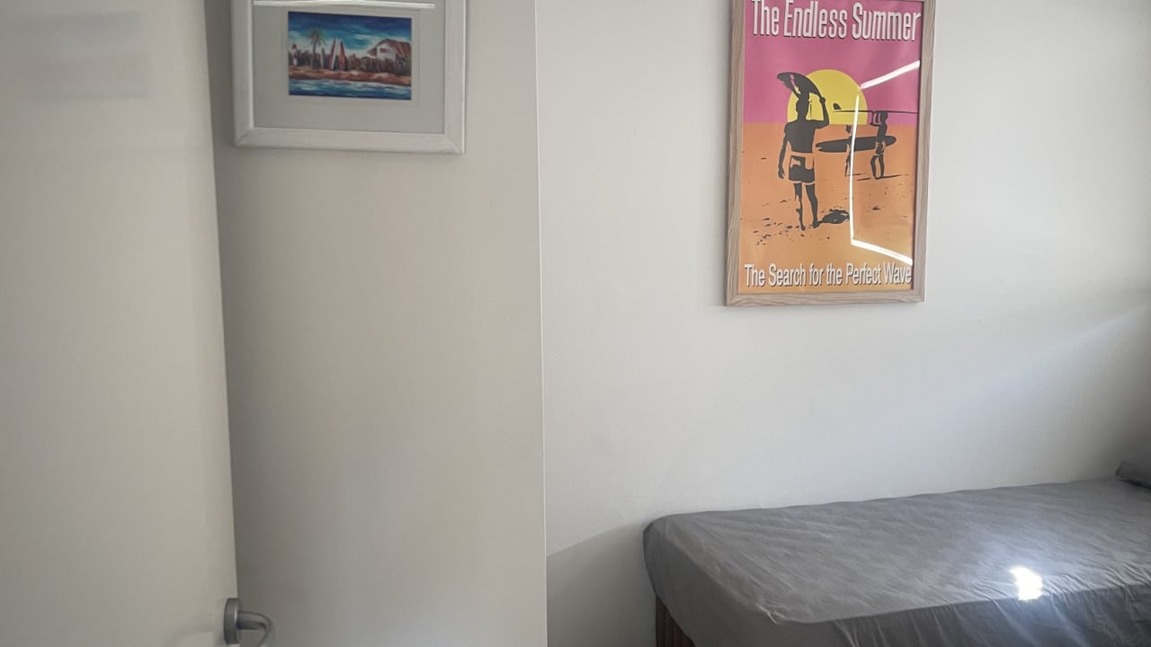 Furnished room in a flatshare