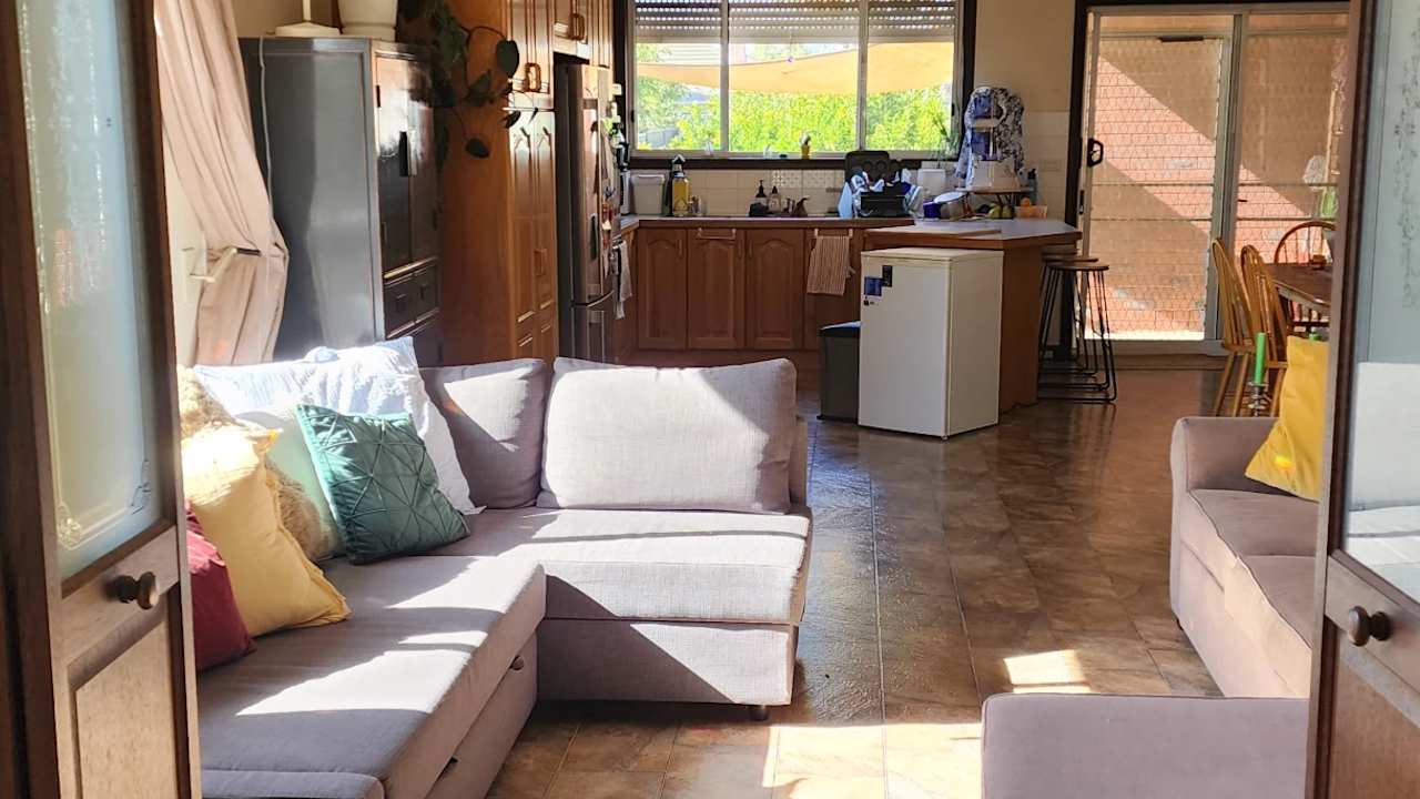 Unfurnished room in a share house
