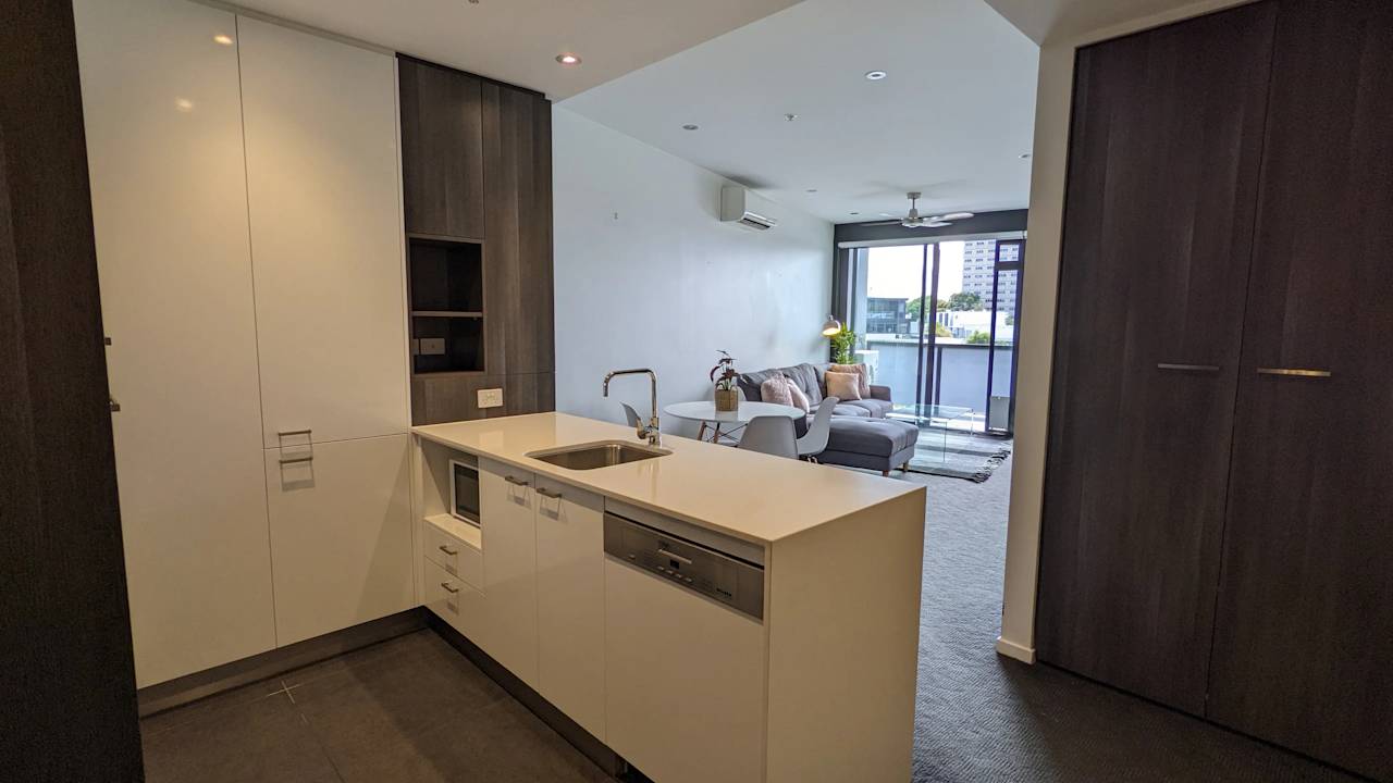 Furnished room in a flatshare