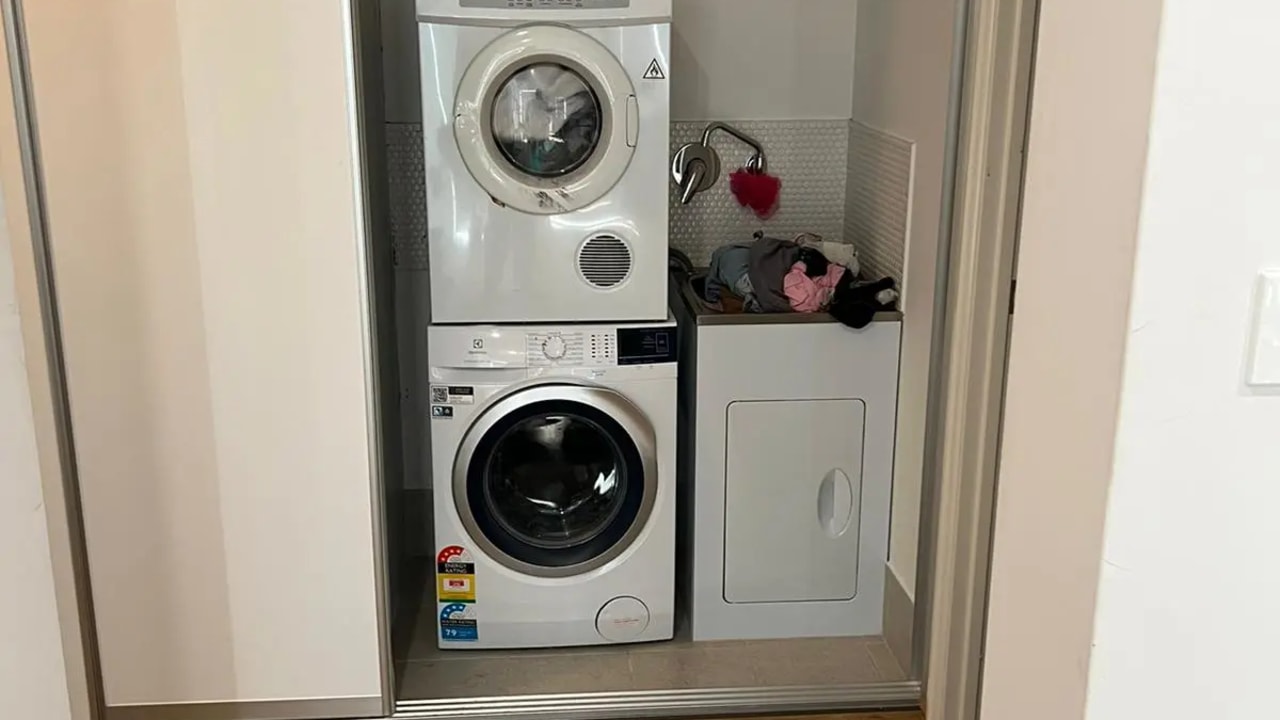 Furnished room with ensuite in a flatshare