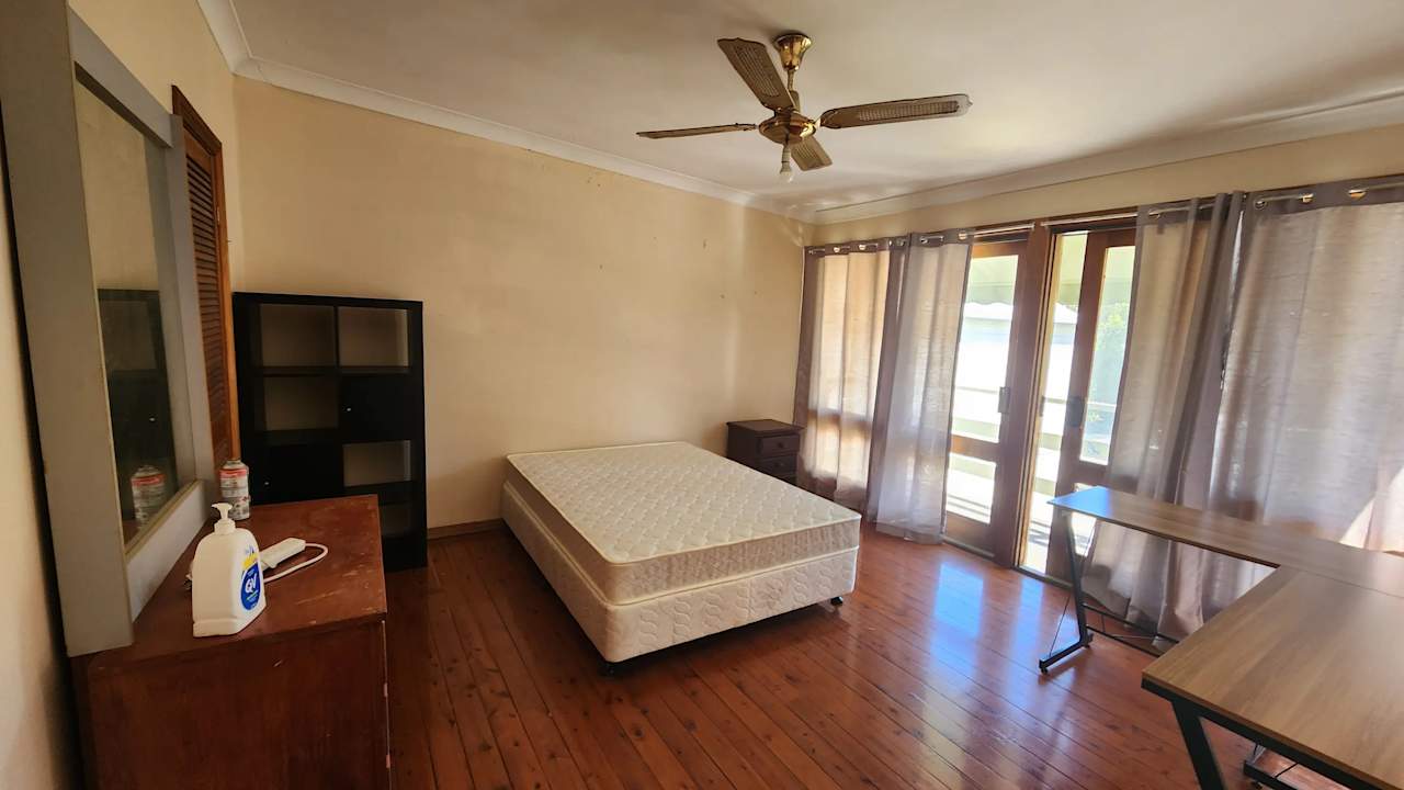 Furnished room in a share house