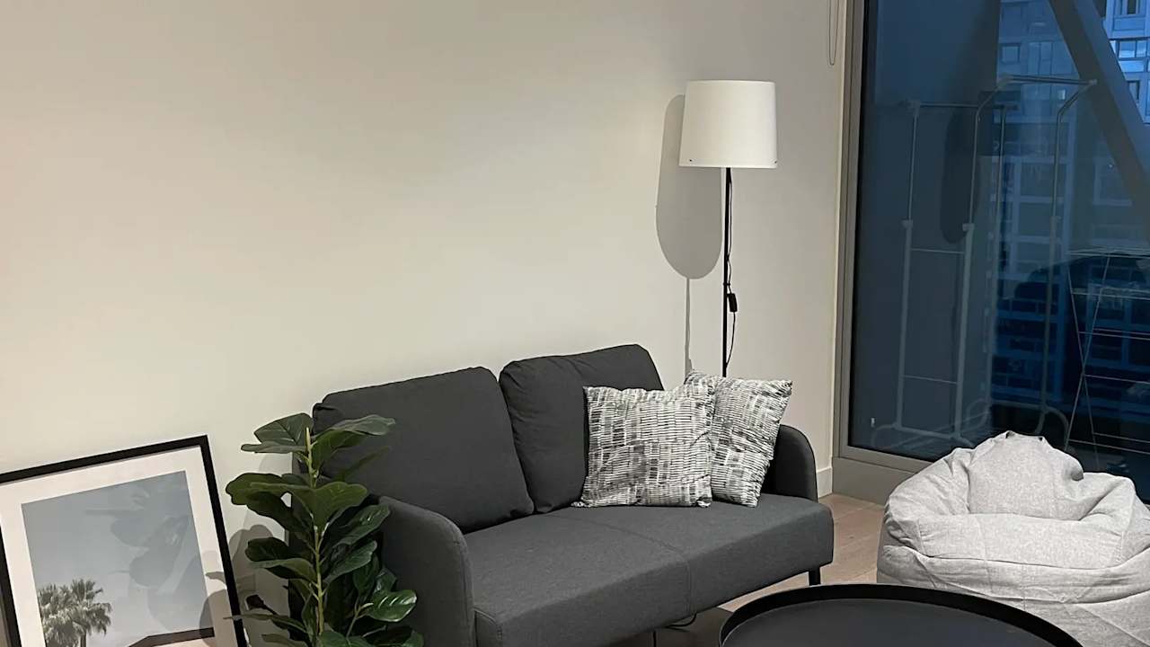 Furnished room in a flatshare