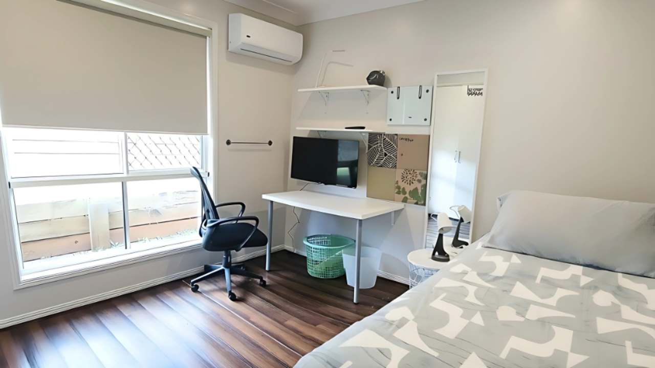 Furnished room in a share house