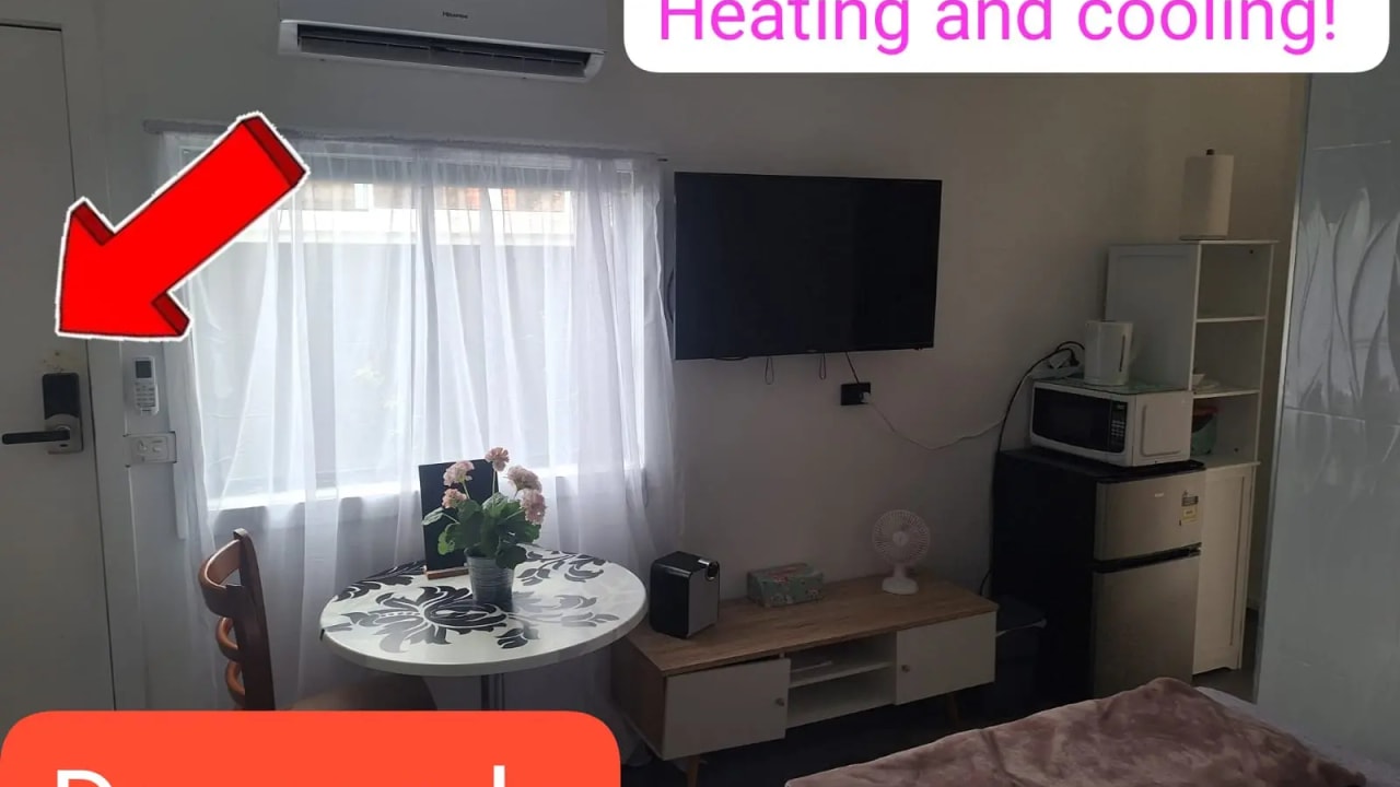 Furnished room with own bathroom