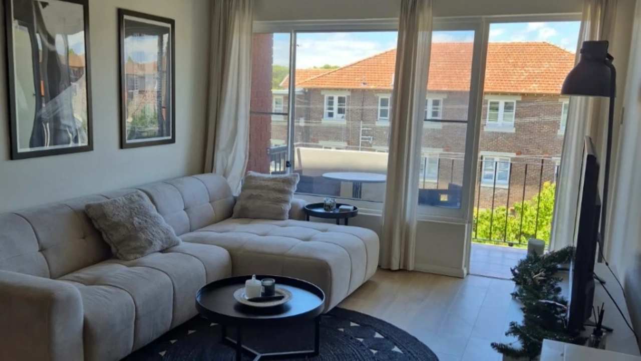 Unfurnished room in a flatshare