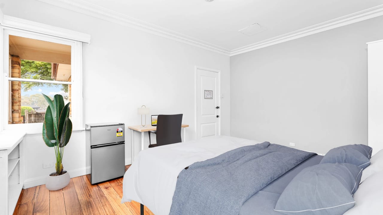Furnished room in a share house