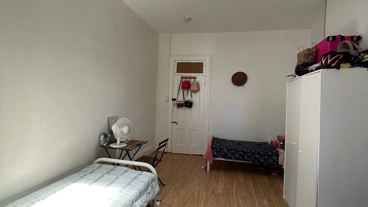Furnished room studio flat for rent