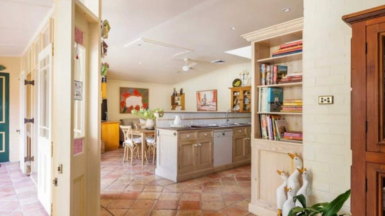 Room in a share house
