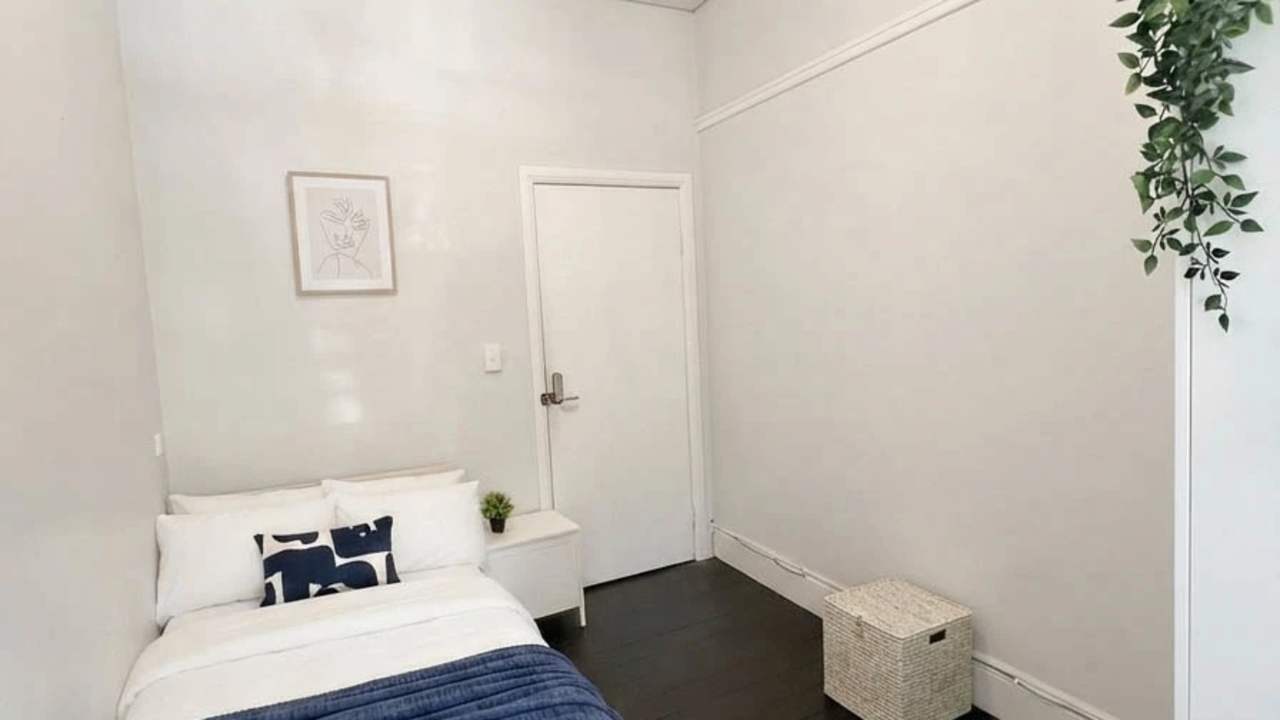 Furnished room in a flatshare