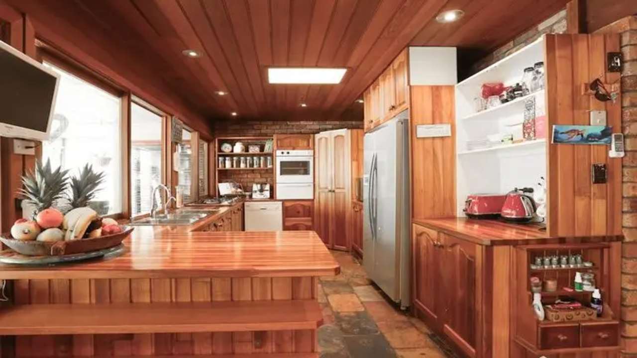 Room with ensuite in a share house