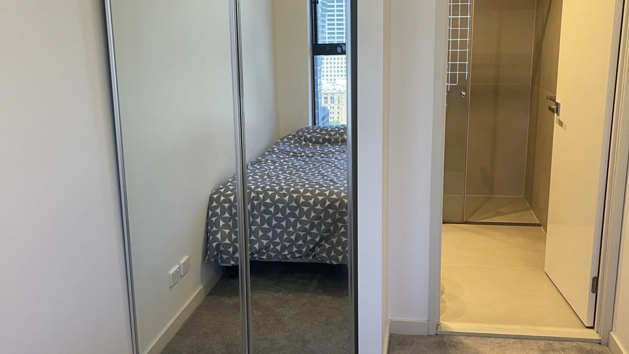 Furnished room with ensuite in a flatshare