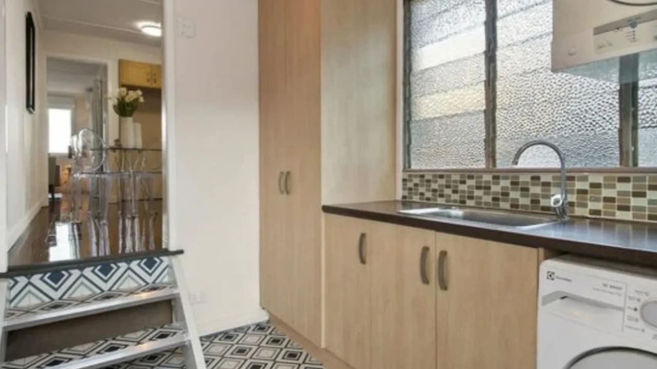 Room in a share house