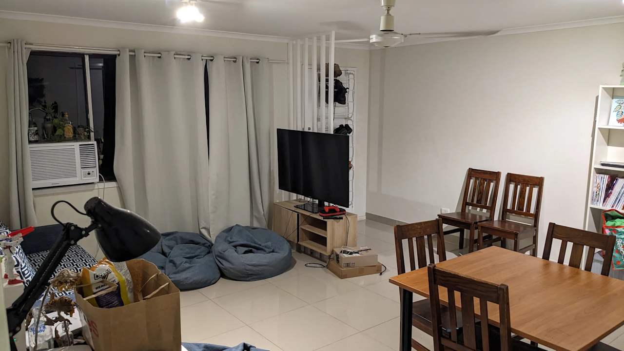 Unfurnished room in a flatshare