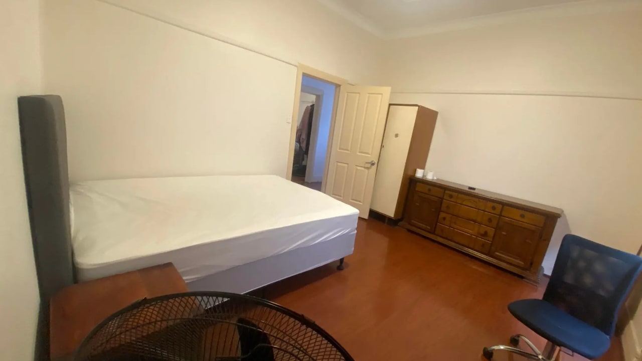 Room in a share house