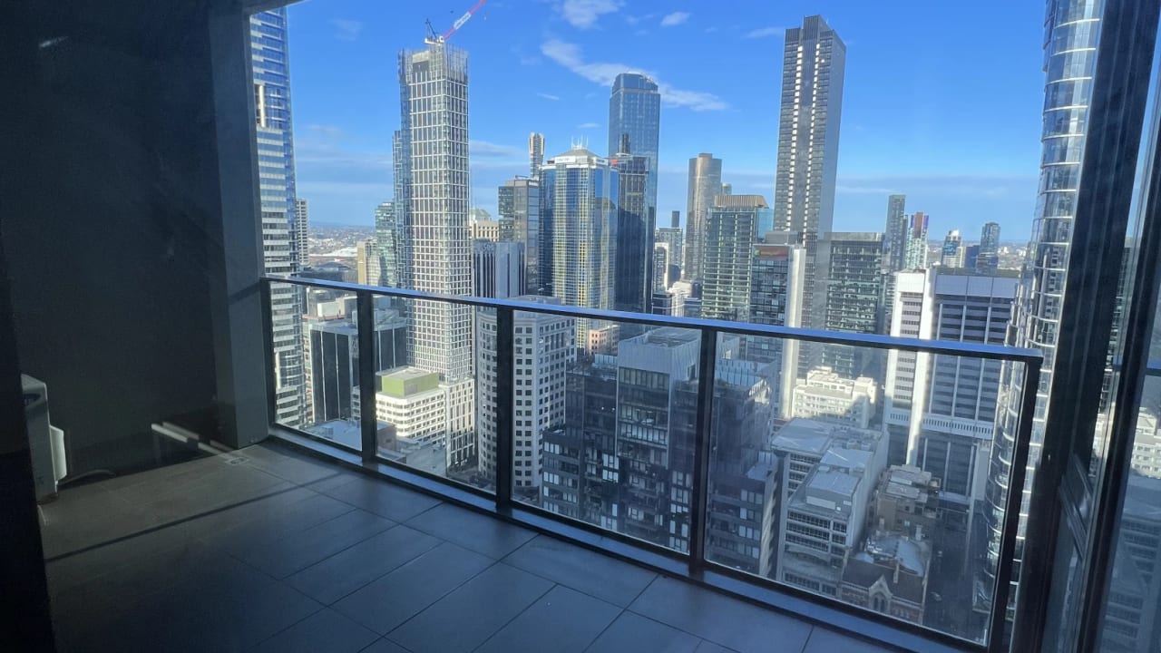 Furnished room with ensuite in a flatshare