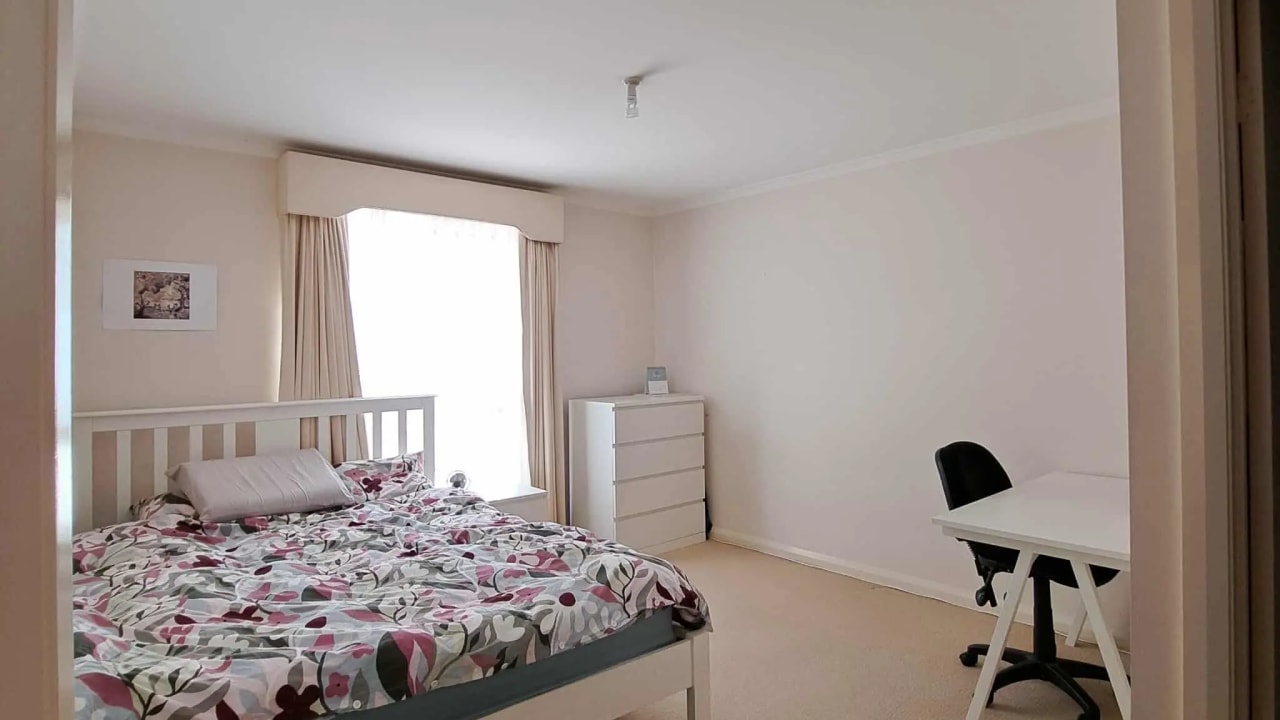 Unfurnished room with ensuite in a flatshare