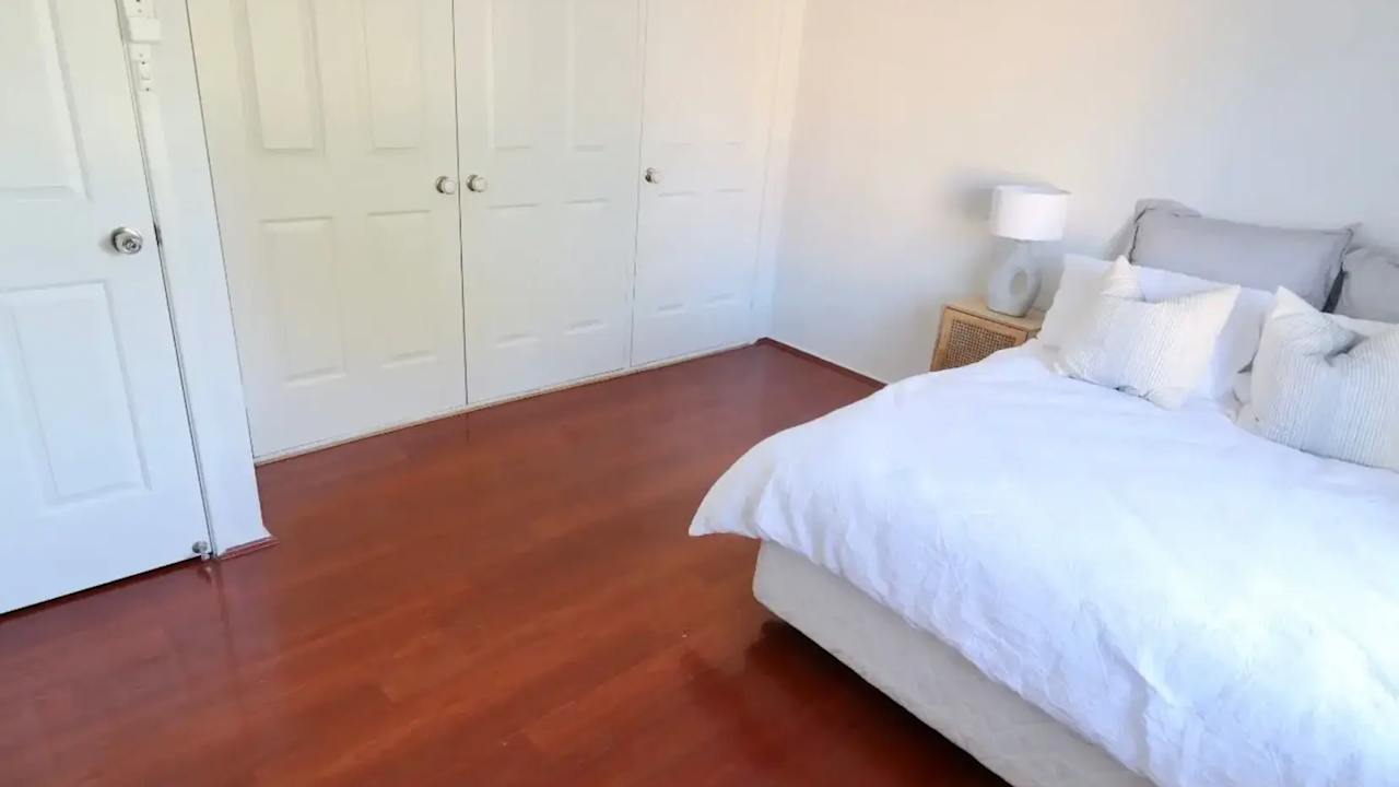 Room in a share house