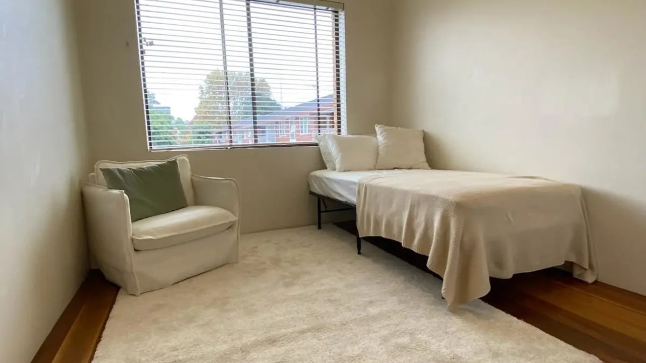 Furnished room in a flatshare