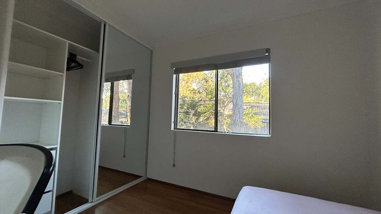 Room in a share house