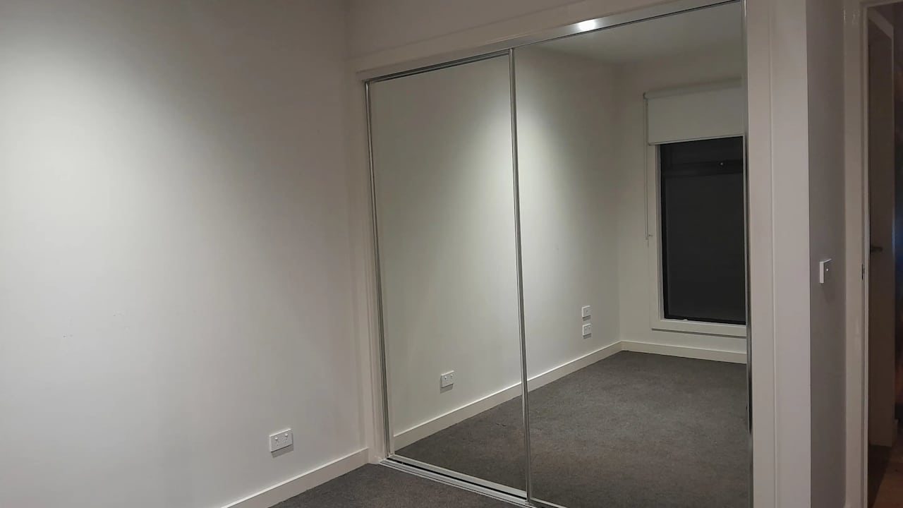 Unfurnished room in a flatshare