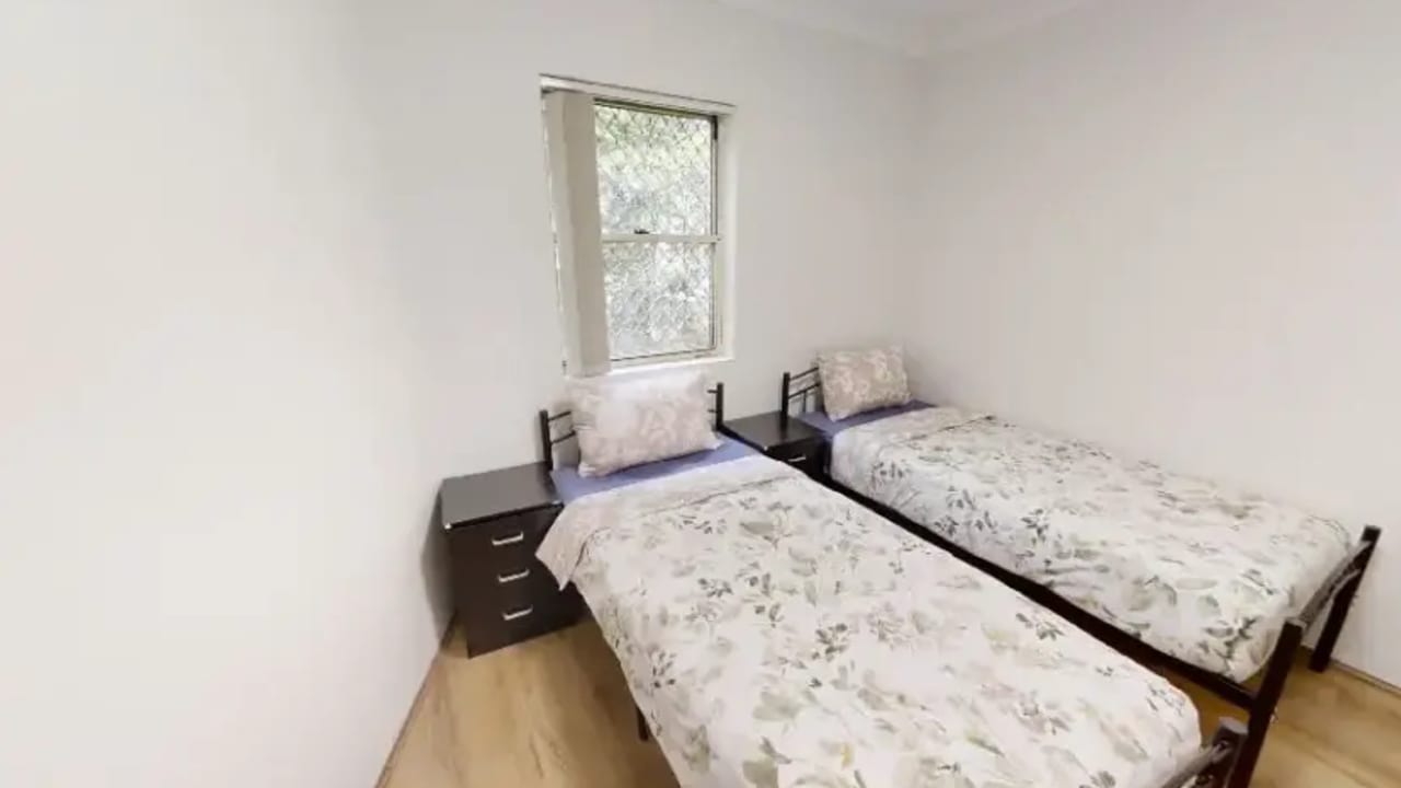 Furnished room in a flatshare