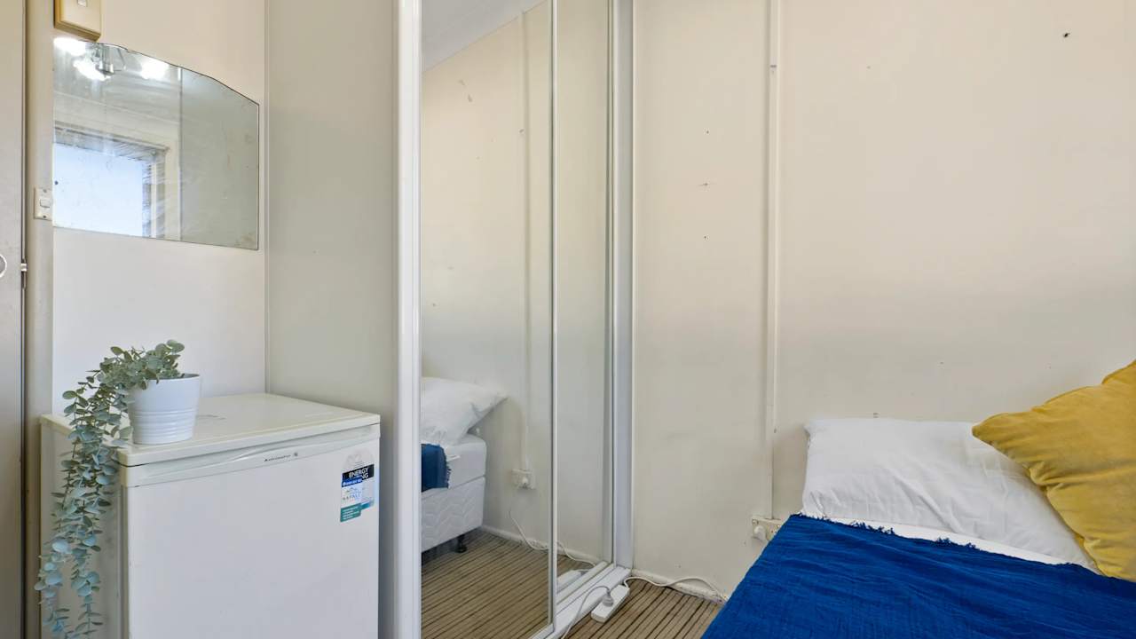 Furnished room in a share house