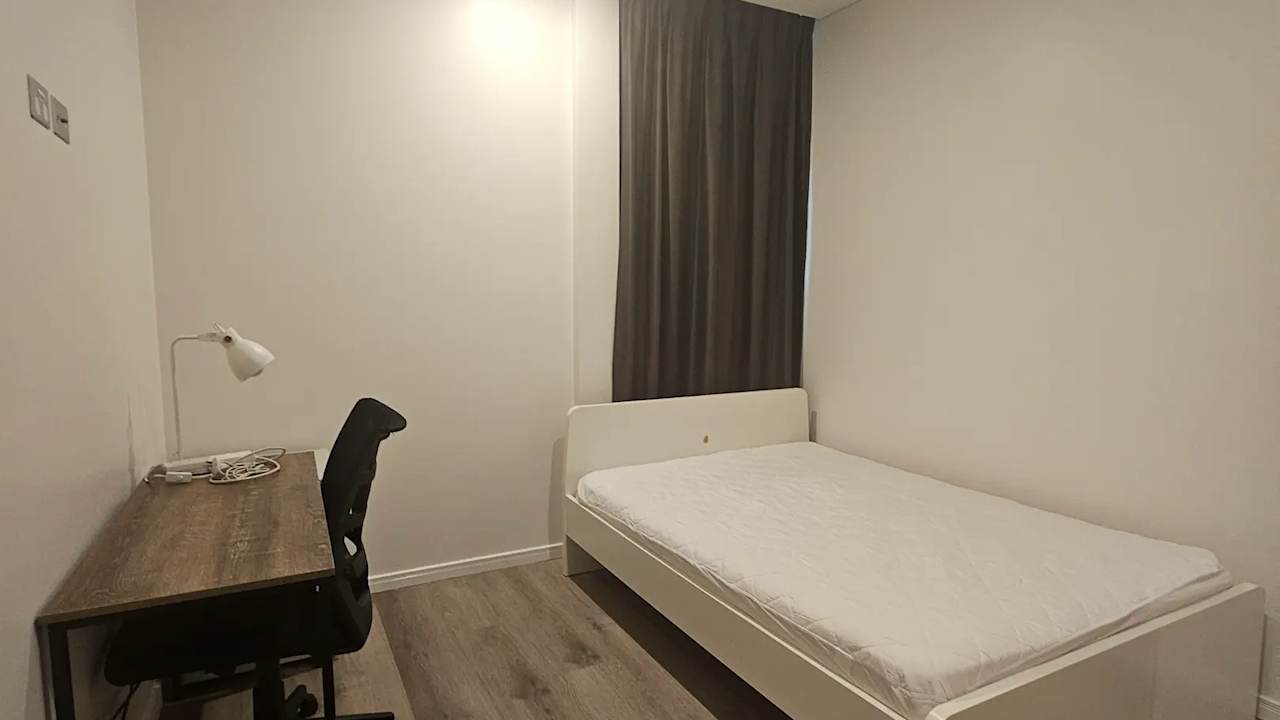 Furnished room in a flatshare