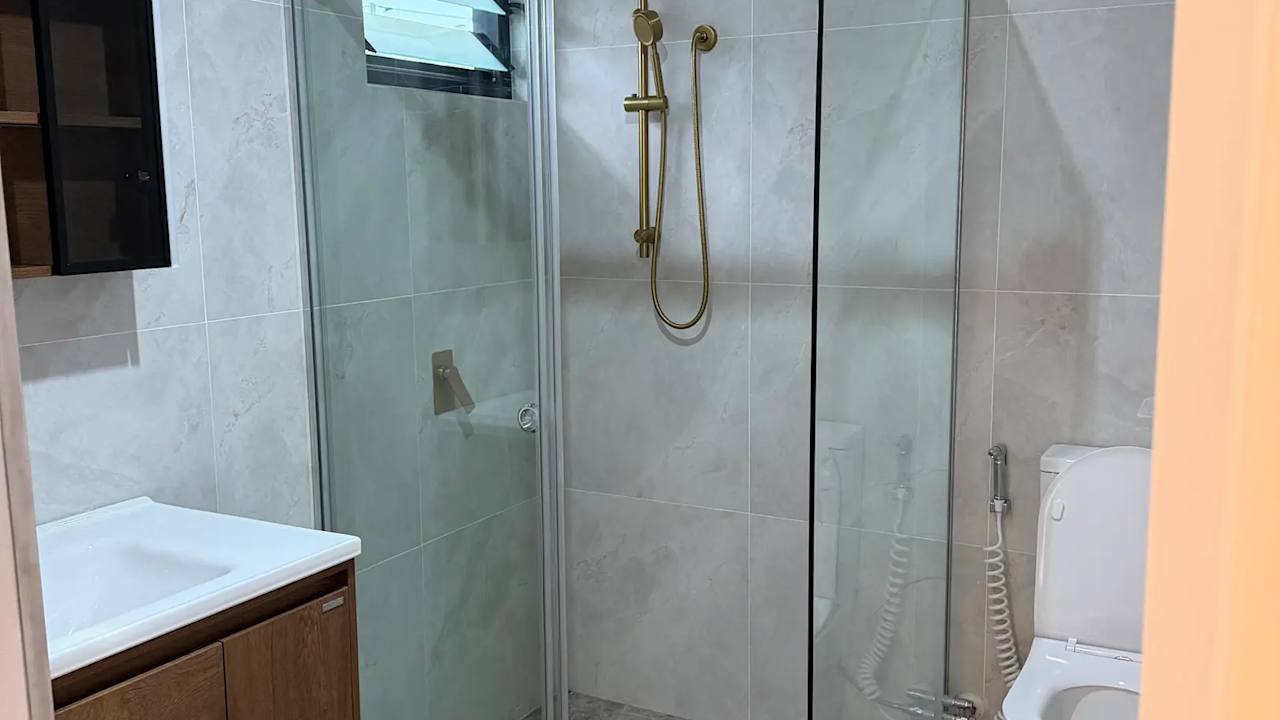 Furnished room with own bathroom