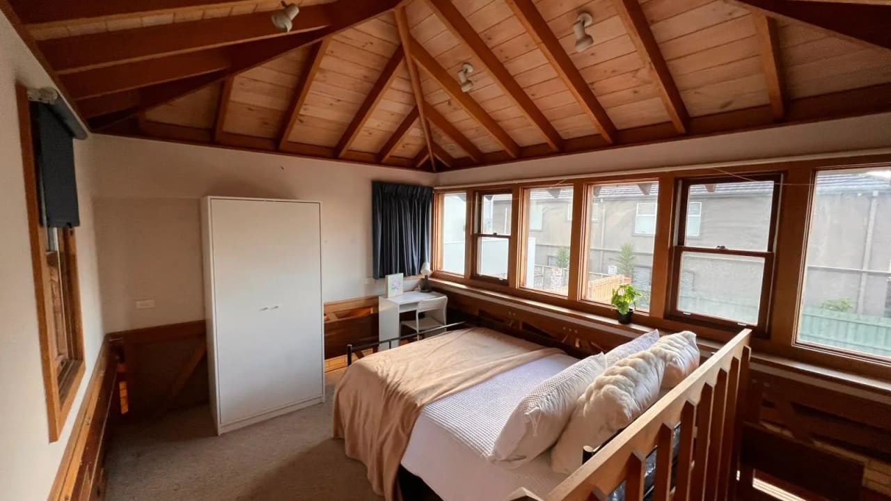 Furnished room in a share house