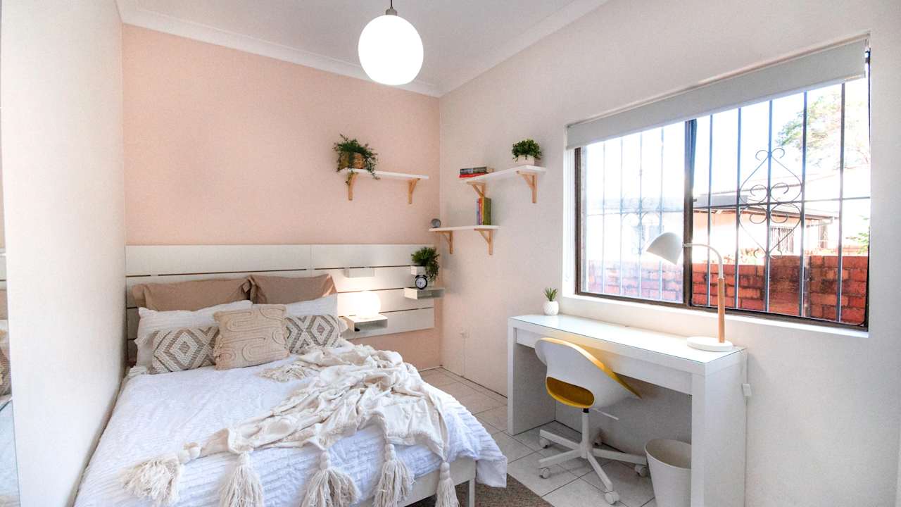 Furnished room in a share house