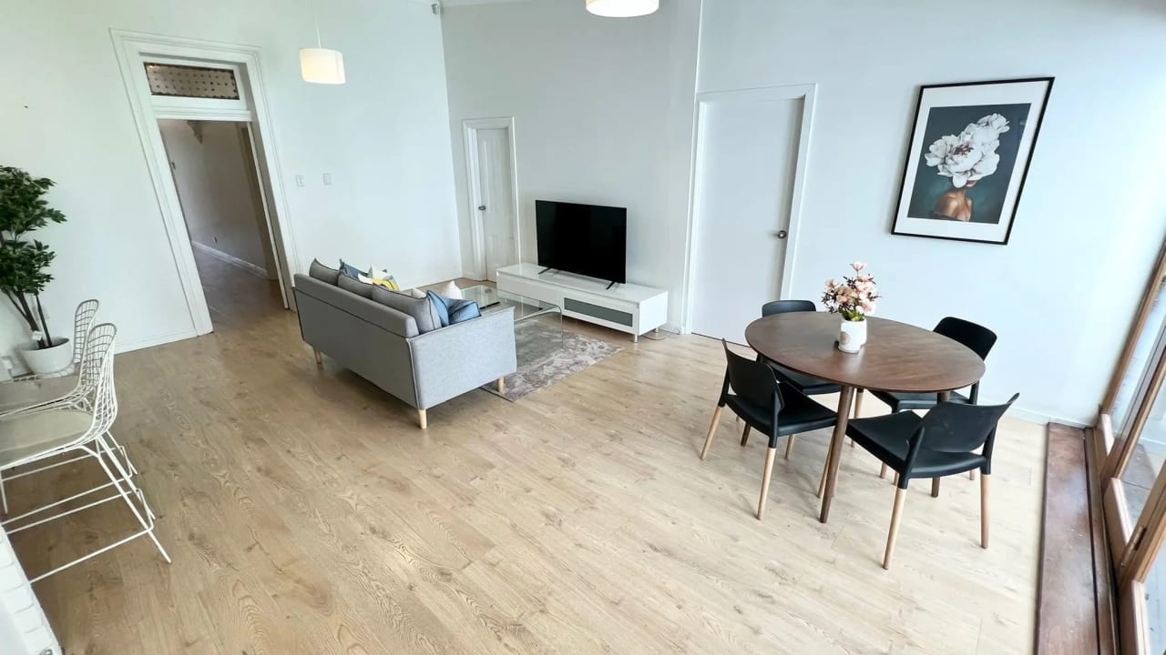 Room in a share house