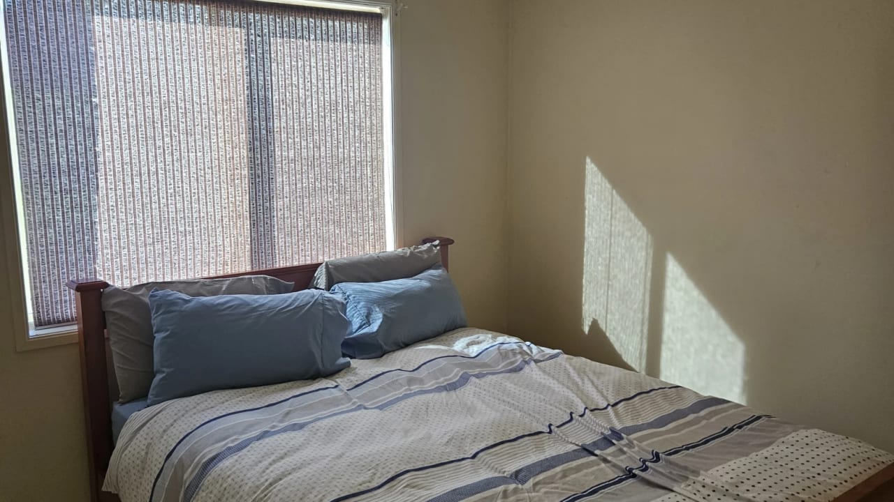 Room in a share house
