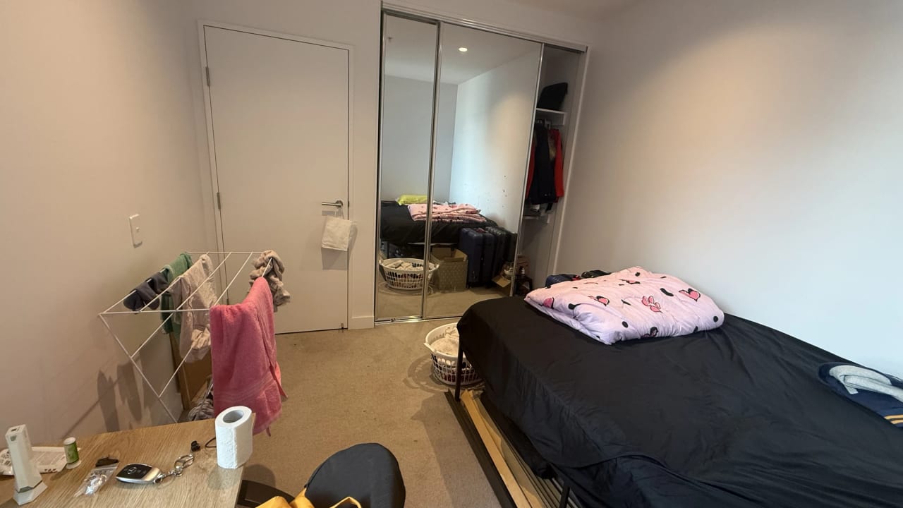 Furnished room in a flatshare