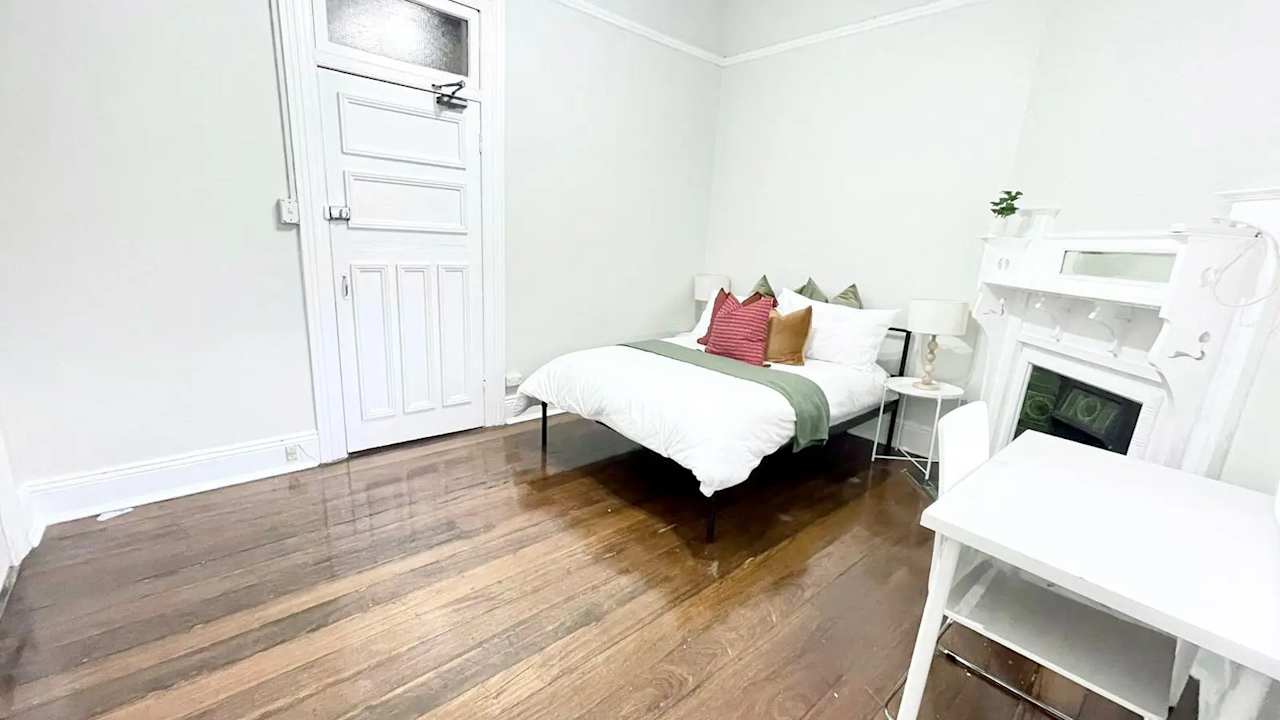 Room studio flat for rent