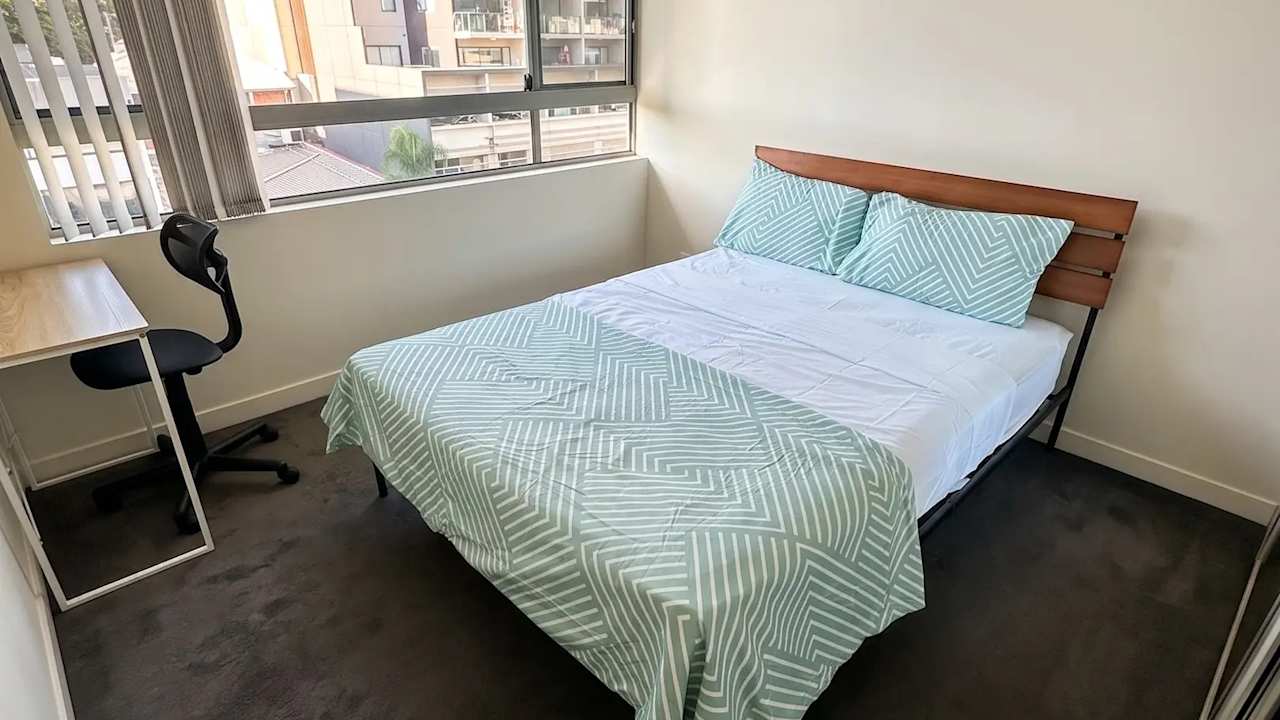 Furnished room in a flatshare