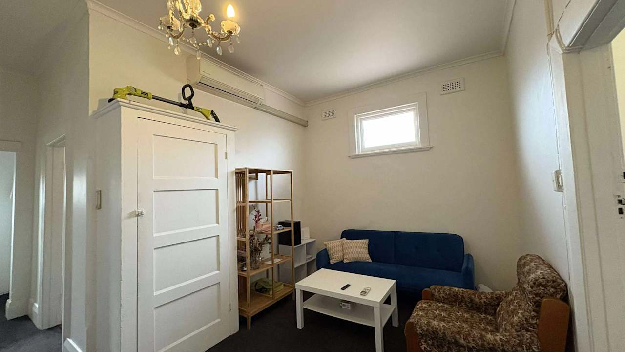 Room in a share house
