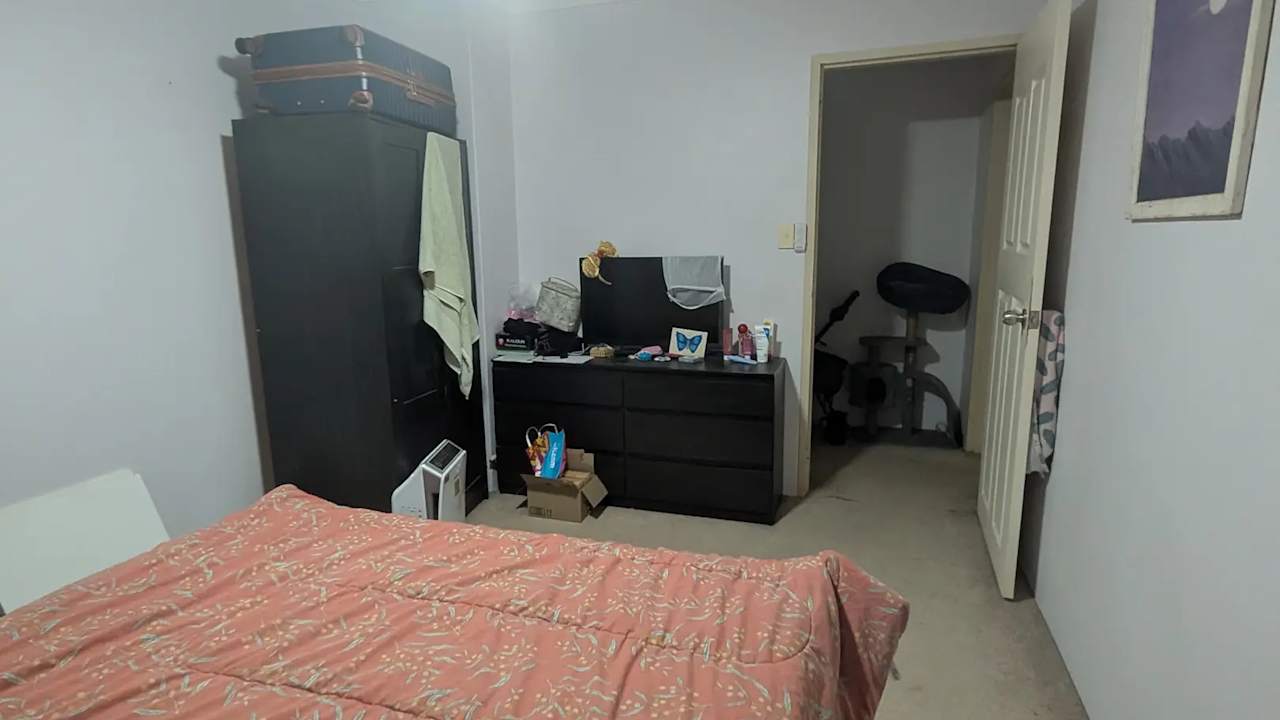 Unfurnished room in a flatshare