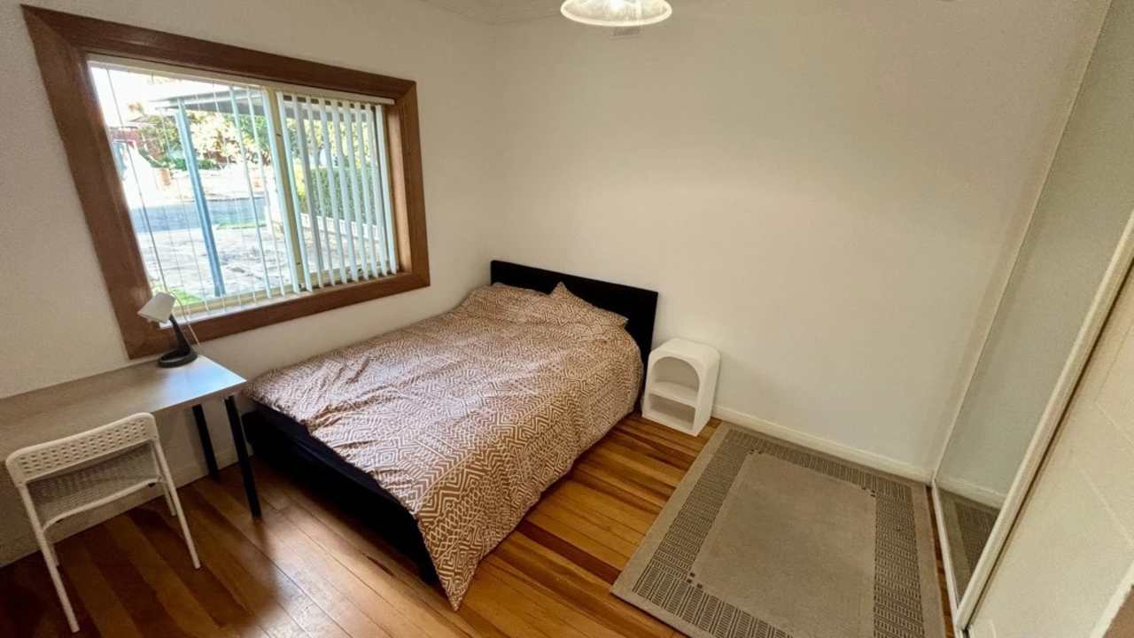 Room in a share house