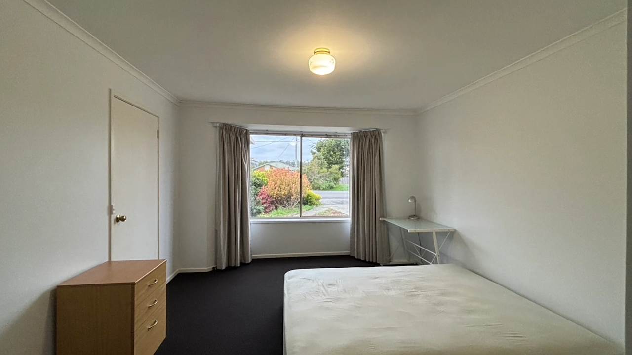 Room in a share house