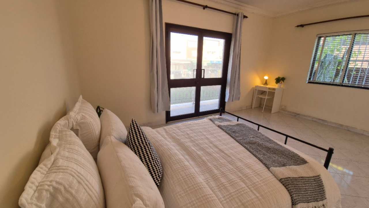 Furnished room in a flatshare
