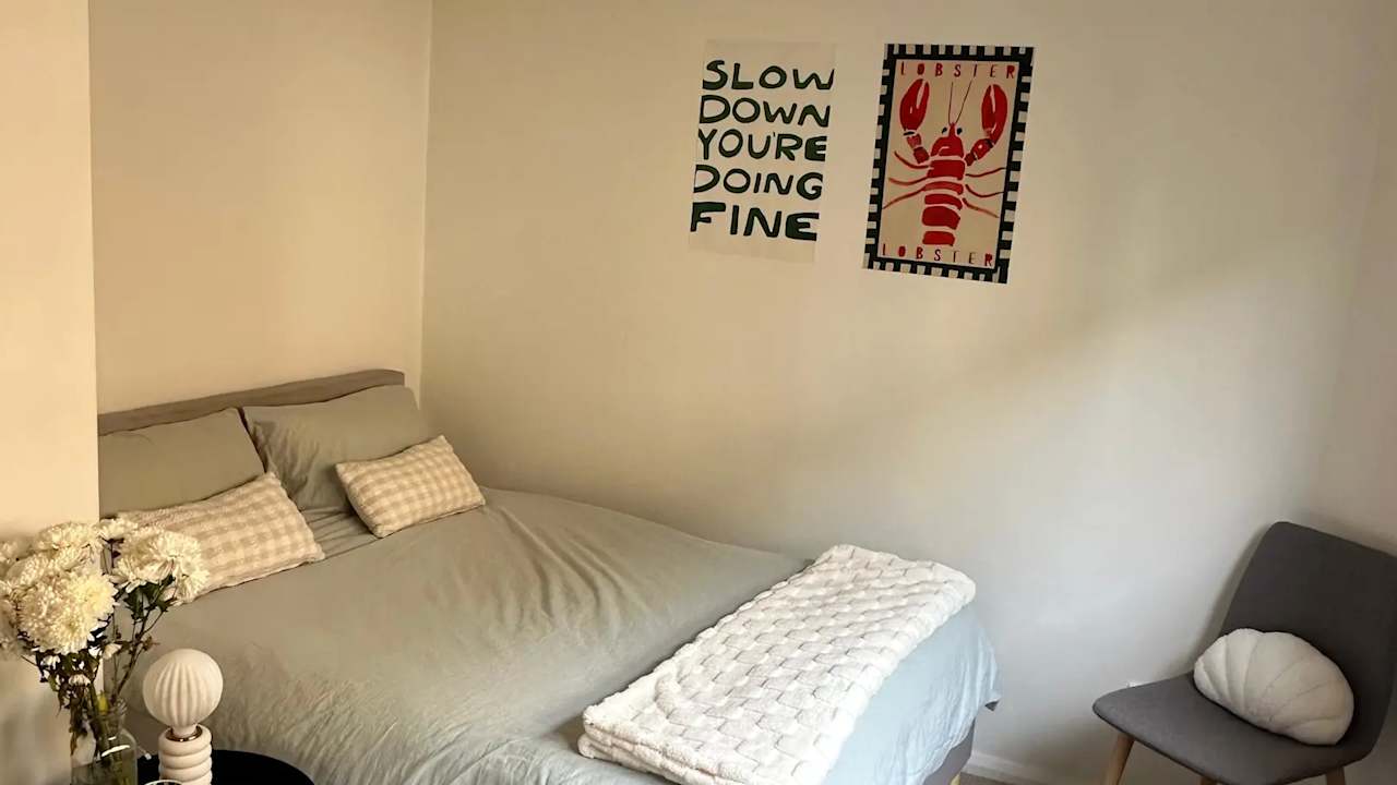 Furnished room in a flatshare