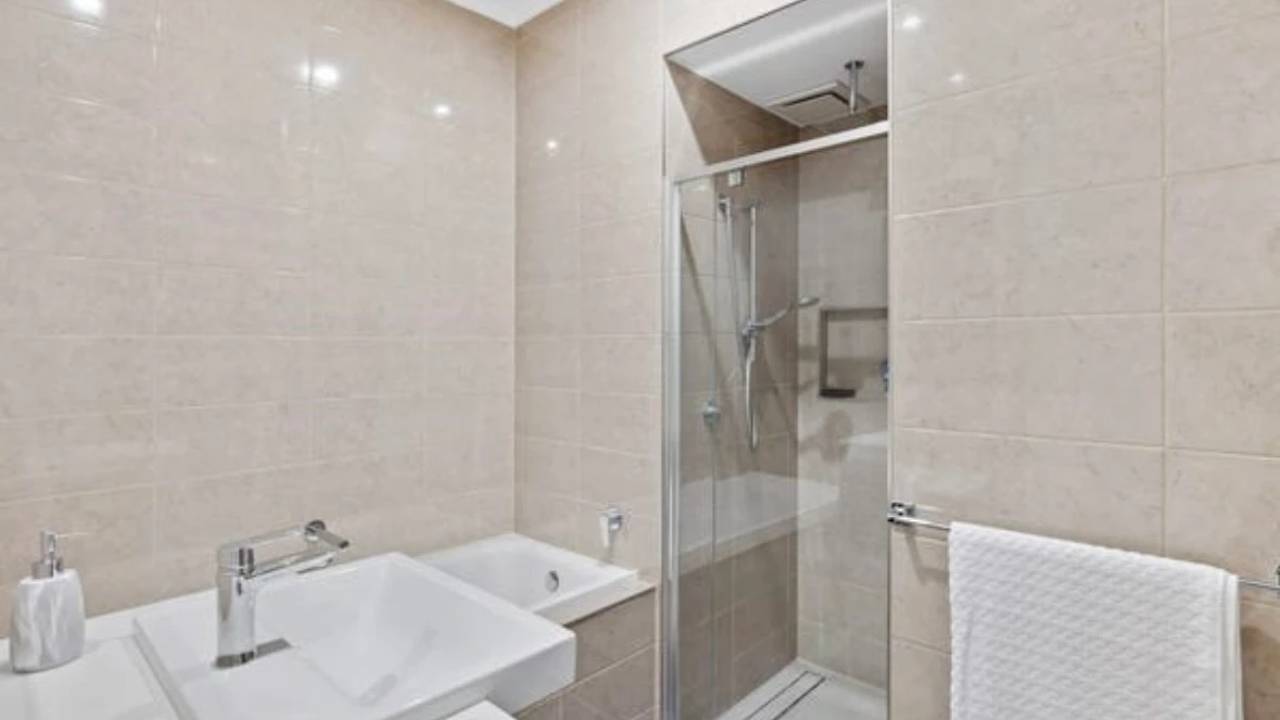 Unfurnished room with own bathroom