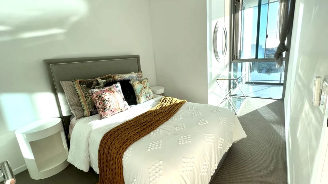 Furnished room with own bathroom