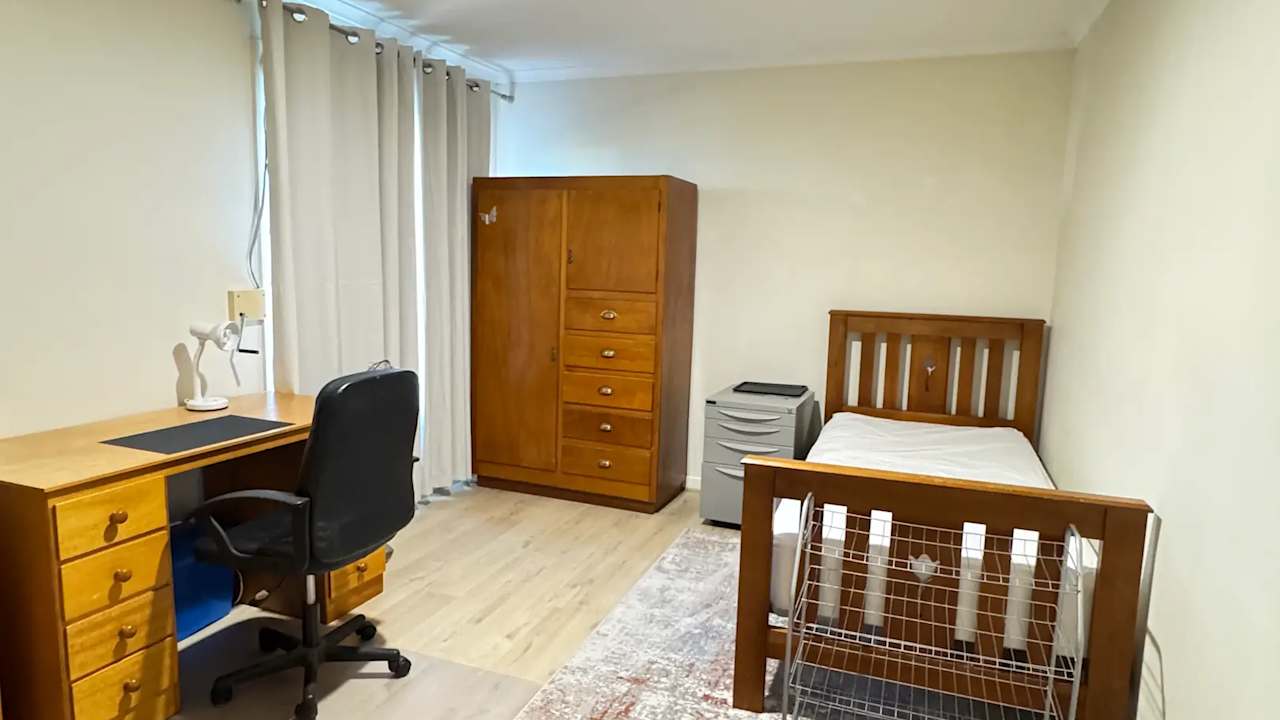 Furnished room in a flatshare