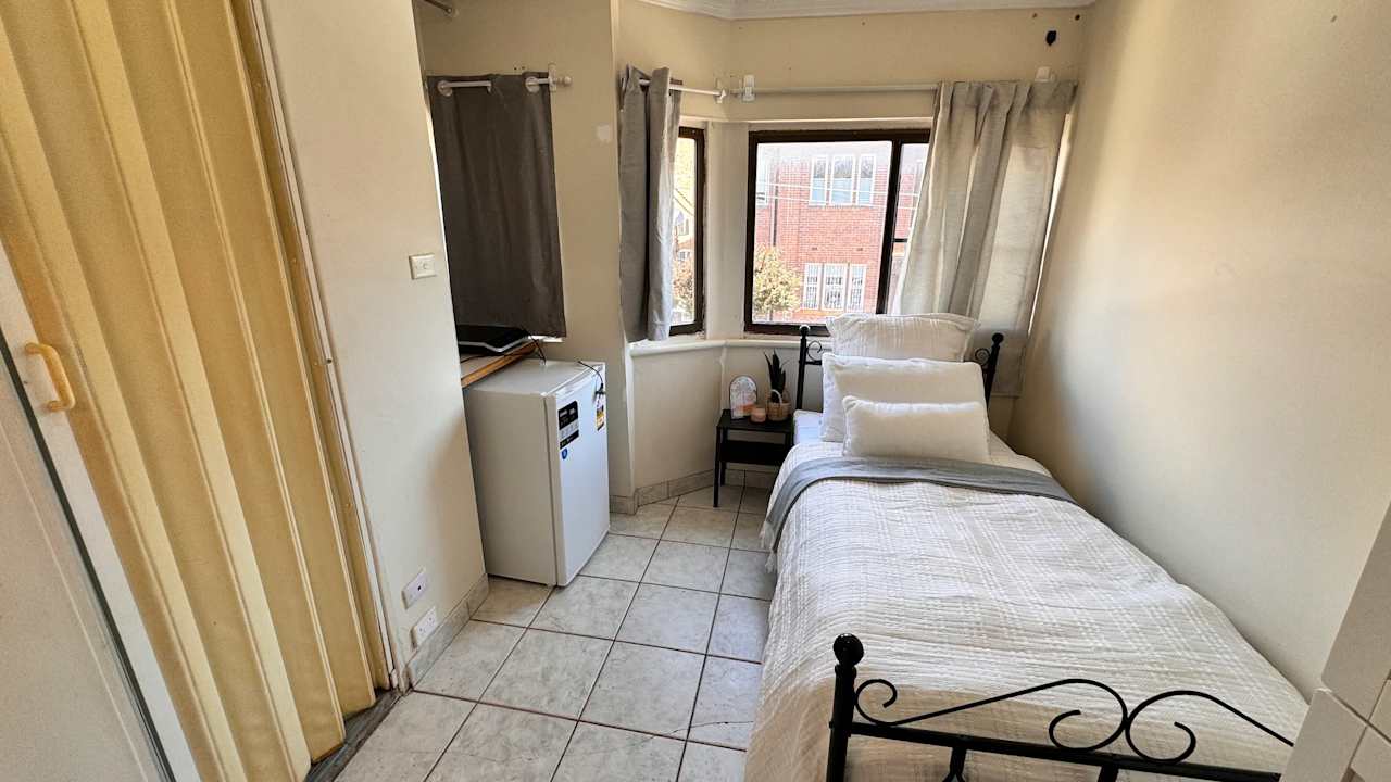 Furnished room studio flat for rent