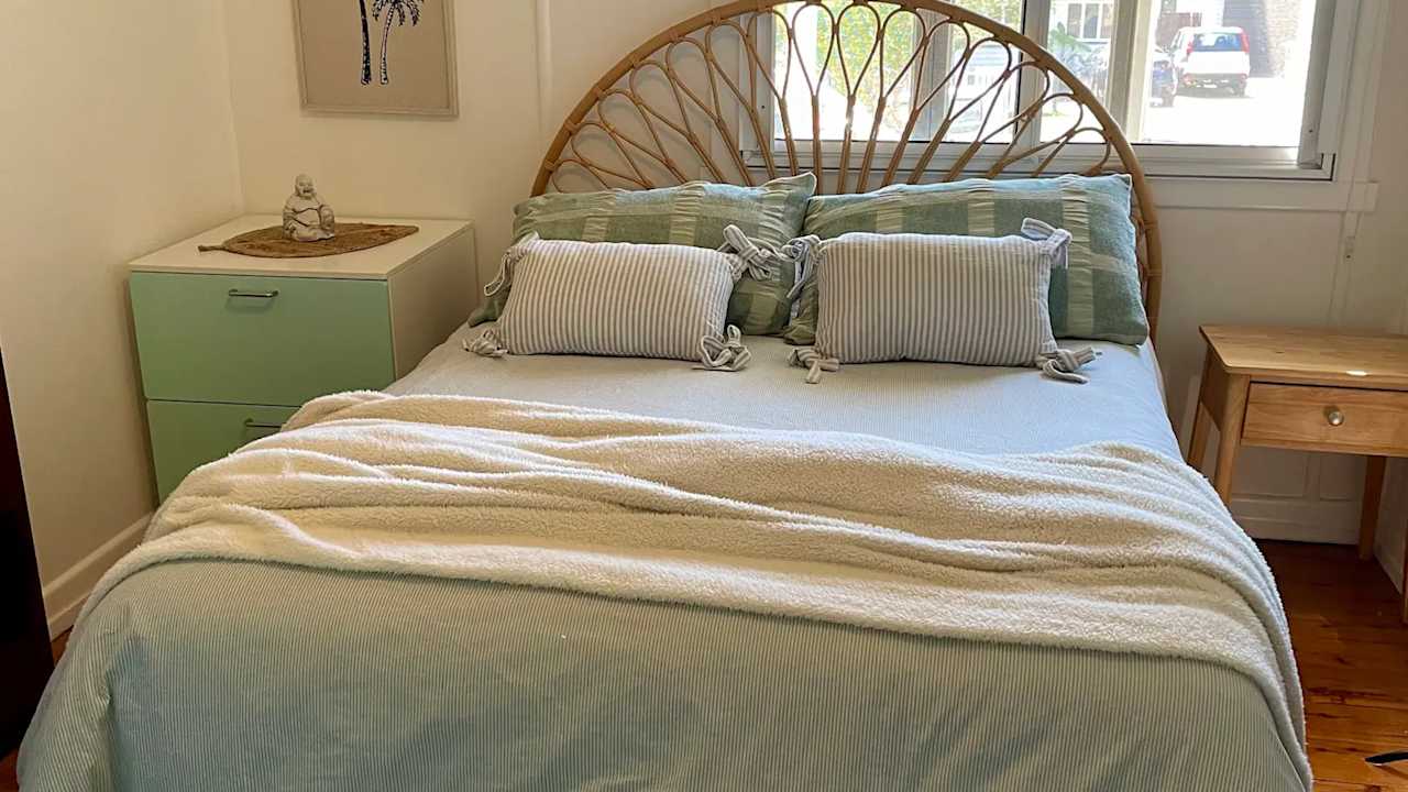 Room in a share house
