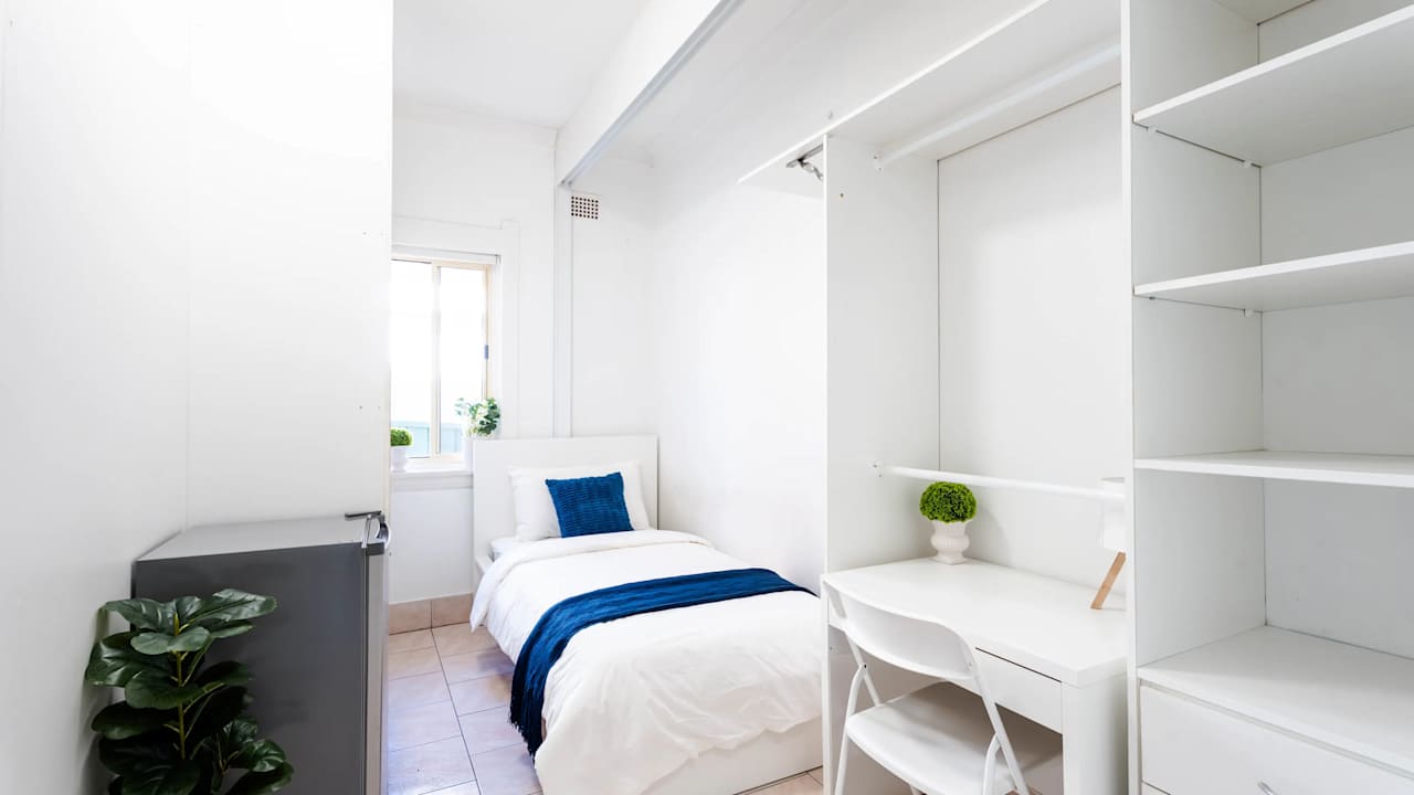 Furnished room in a share house